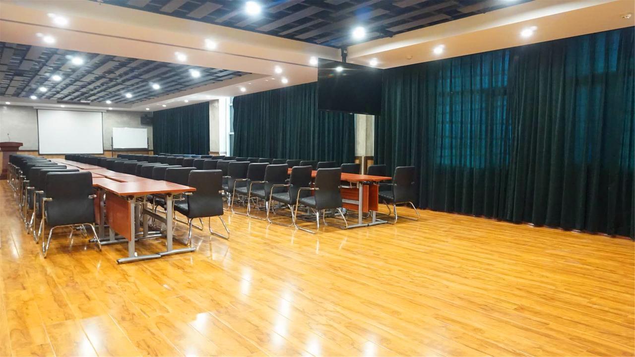 Nostalgia Hotel Near Tianjin Polar Ocean Word- Tianjin Fonte Joy World, 10 Minutes Drive Away From Tianjin Tanggu High-Speed Railway Station, Free Ice-Cream, Mineral Water, Snacks And Laundry Service, English Communication Well Luaran gambar