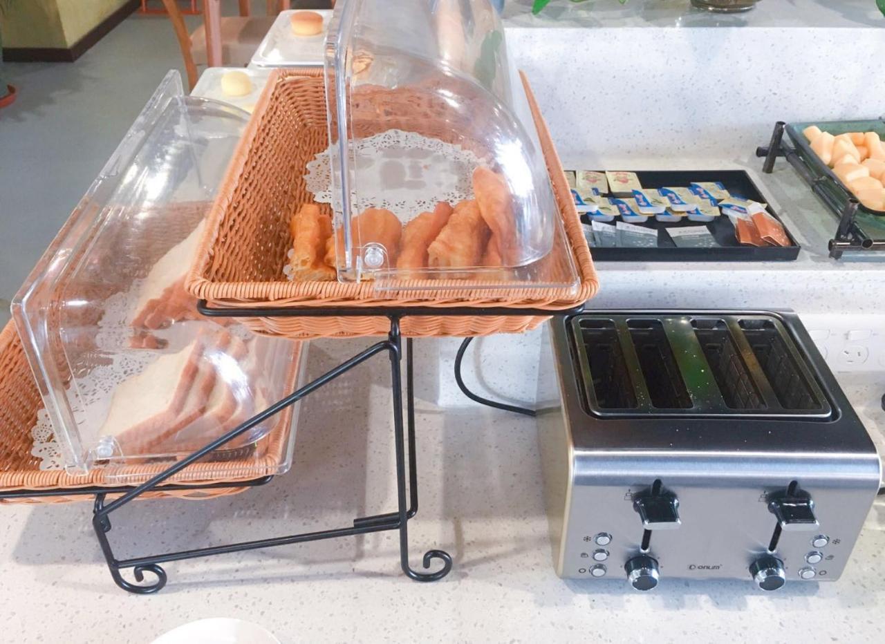Nostalgia Hotel Near Tianjin Polar Ocean Word- Tianjin Fonte Joy World, 10 Minutes Drive Away From Tianjin Tanggu High-Speed Railway Station, Free Ice-Cream, Mineral Water, Snacks And Laundry Service, English Communication Well Luaran gambar